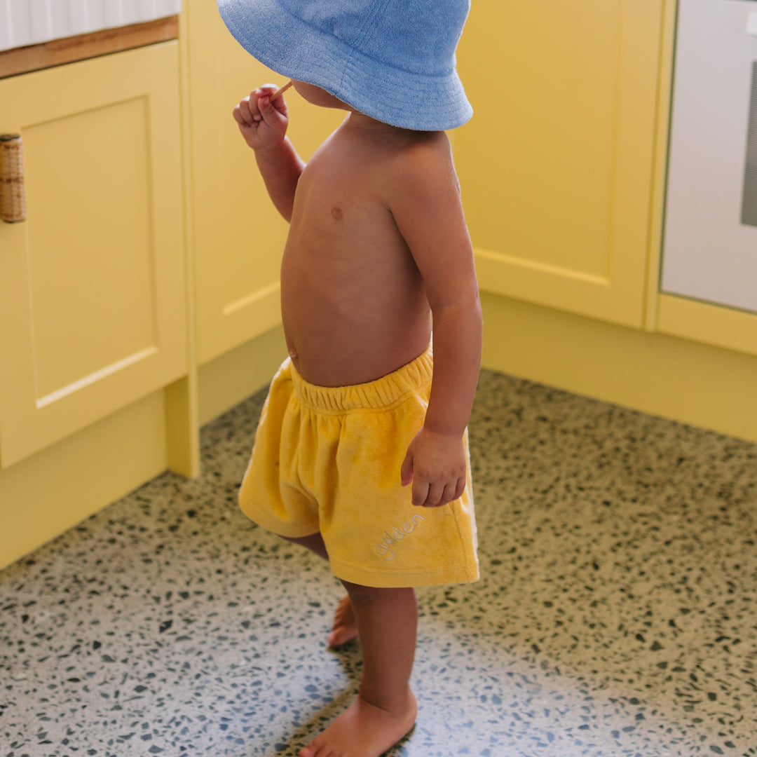 Golden Essentials Shorts Golden Cream